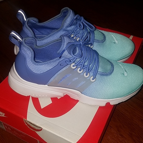 SOLD***Women's Nike Presto Fly - Picture 5 of 8